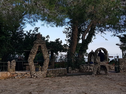 מנזר קרן הכרמל המוחרקה