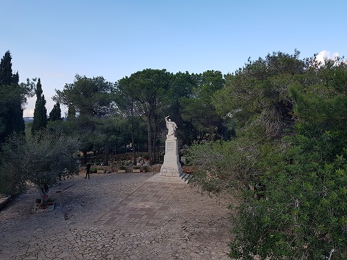 מנזר קרן הכרמל המוחרקה