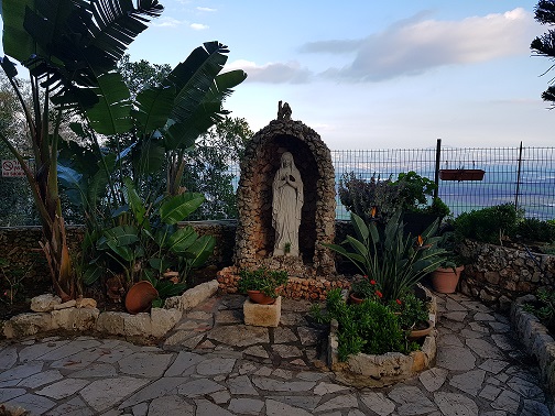 מנזר קרן הכרמל המוחרקה