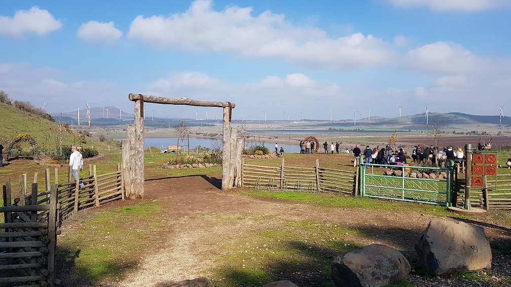 קיבוץ מרום גולן – תצפית מאגר בנטל וחוות הסוסים