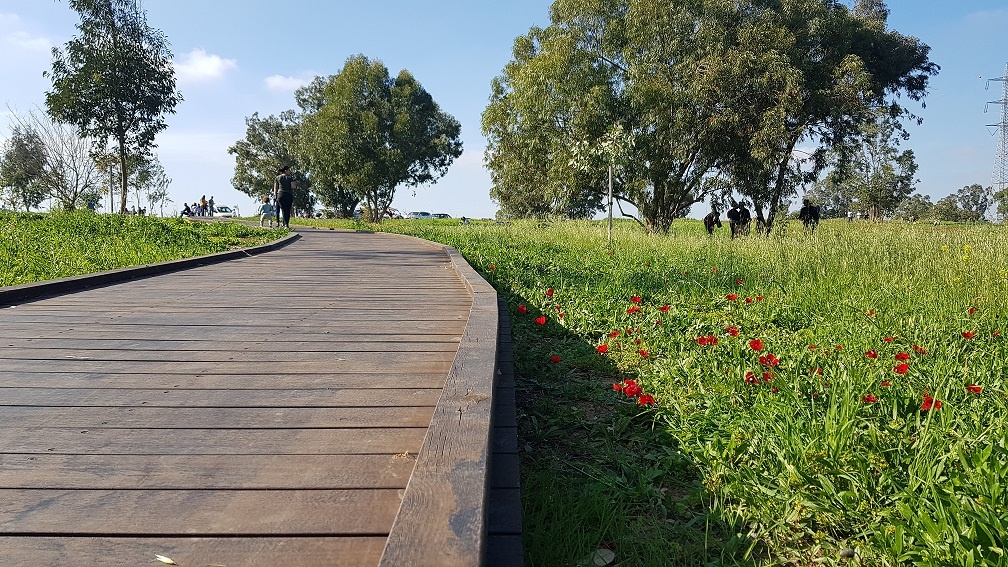 חניון ומצפור ורמולן – לזכרו של יונתן ורמולן ז"ל