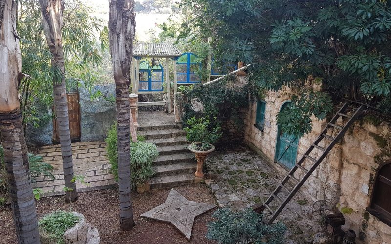 גני אלמונה כפר ביקרתם ג'וליס