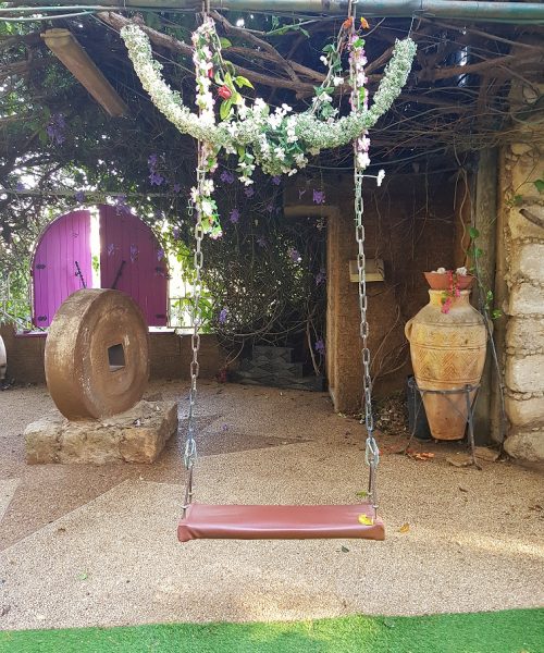 גני אלמונה כפר ביקרתם ג'וליס