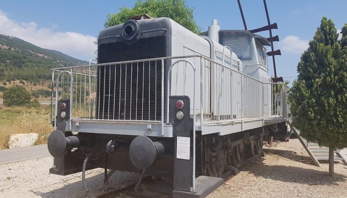 מעיין אלרואי ותחנת רכבת העמק המשוחזרת – שכשוך לצד היסטוריה