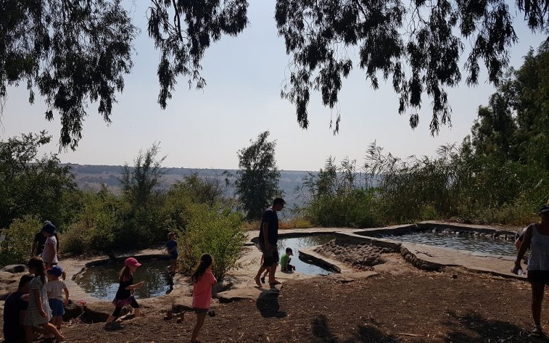 דיר עזיז ומעיין עין כנף