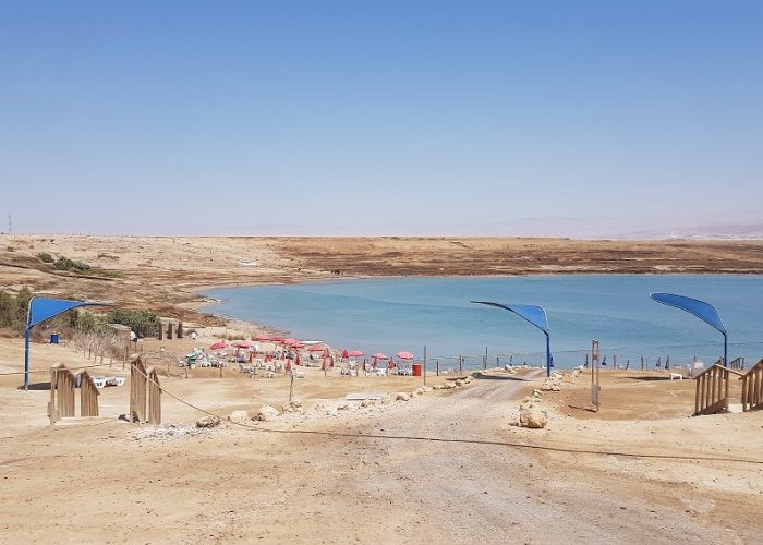 חוף קליה צפון ים המלח