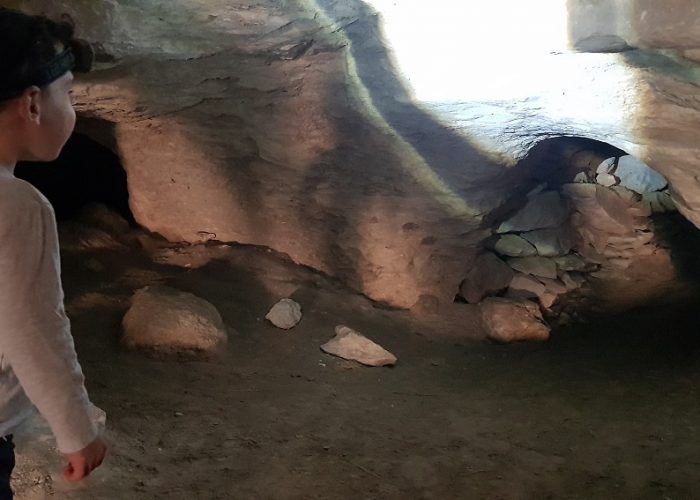 חרבת בורגין פארק עדולם – צרפת – טיול מערות חוויתי