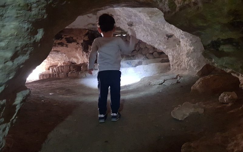 חרבת בורגין פארק עדולם – צרפת – טיול מערות חוויתי