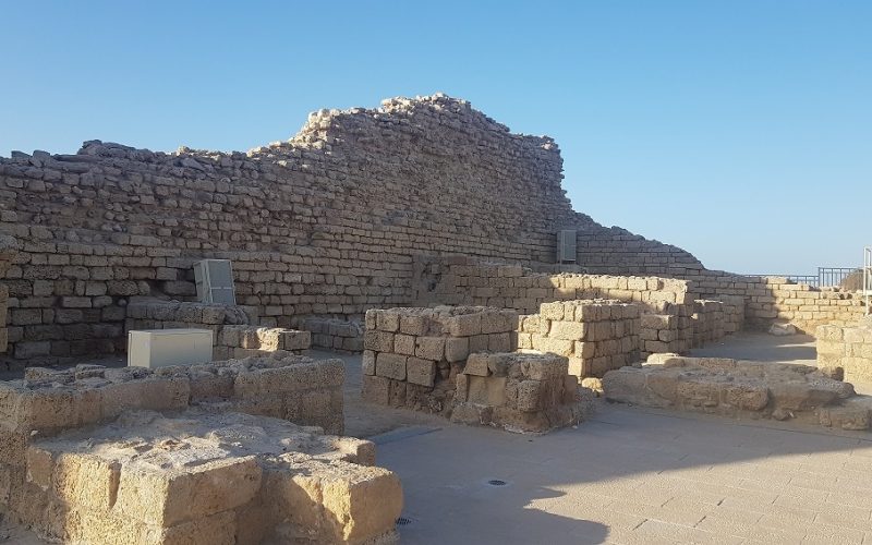 מצודת אשדוד ים וחוף המצודה – קלעת אל-מינה