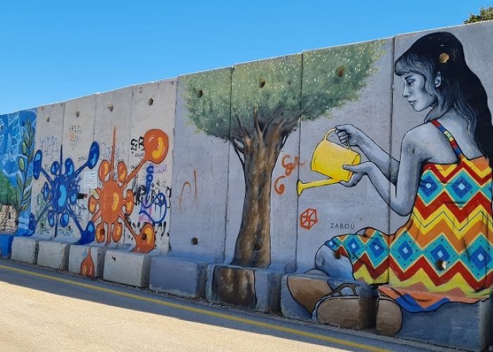 פרויקט "קירות מדברים" בשתולה