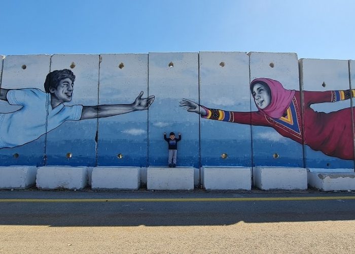 פרויקט "קירות מדברים" בשתולה