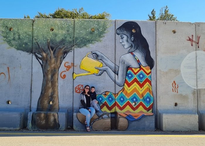 פרויקט "קירות מדברים" בשתולה