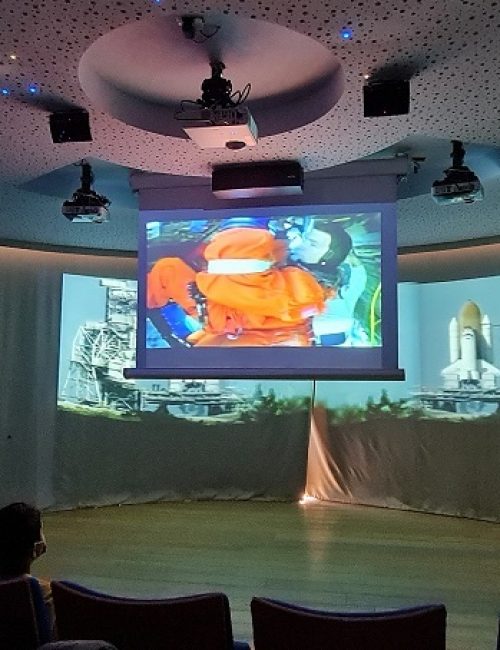 מרכז מבקרים על שם אילן רמון